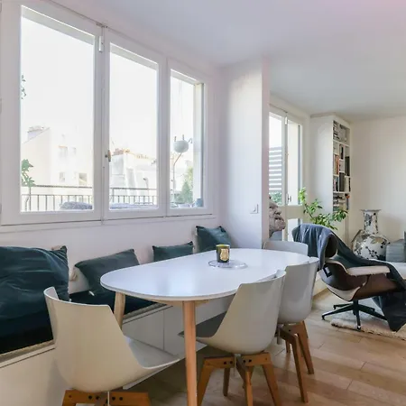 Modern Sacre-coeur Apartment Paris