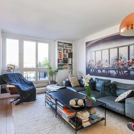 Modern Sacre-coeur Apartment